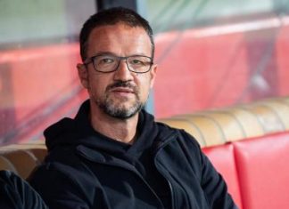 Eintracht Frankfurt order fans to stay away from match venue