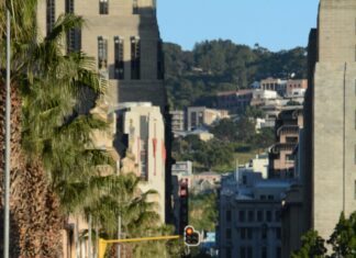 Cape Town Marathon is”on”