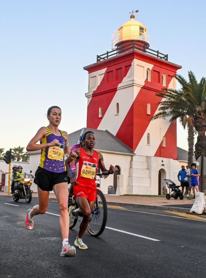 Tayla Kavanagh and Glenrose Xaba - a new South African sporting rivalry. Photo - Ashley Vlotman Gallo Images