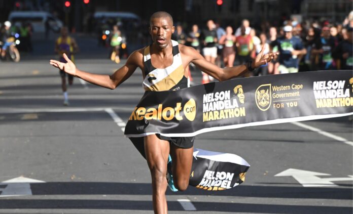 DSC_7046e_Arthur Jantjies wins the inugural Nelson Mandela Marathon. Photo - Stephen Granger